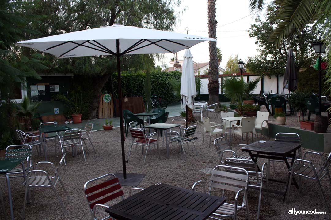 Hostel La Casa Verde en Murcia. Terraza Bar All You Need In Murcia